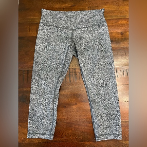 Lululemon High-Rise Leggings – Size 10 - Picture 3 of 3